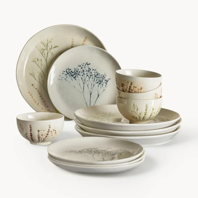 Serviço de mesa artesanal com motivo de erva-doce Bea, 4 pessoas (12 uni.)