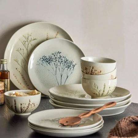 Serviço de mesa artesanal com motivo de erva-doce Bea, 4 pessoas (12 uni.)