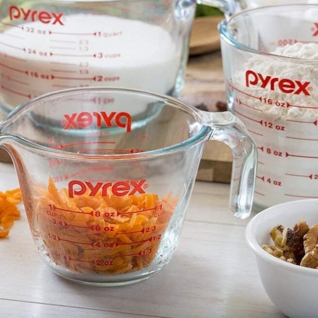 Pyrex Essentials (3 unidades) Conjunto de copos medidores de vidro, (1, 2 e 4 xícaras) copos medidores para preparar, assar e cozinhar, forno pré-aquecido, máquina de lavar louça, freezer e microondas