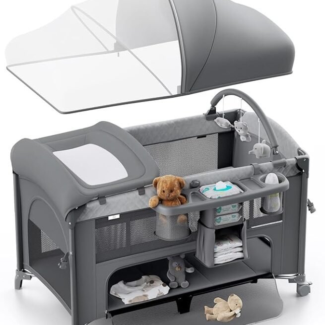 Berço de bebê 4 em 1, embale e brinque, berço de cabeceira, trocador de fraldas – Vem com colchão, mosquiteiro, armazenamento inferior e barra de brinquedo para recém-nascidos e crianças